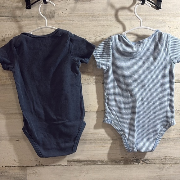 Carters size 18 month bodysuits lot of 4 - Picture 4 of 6